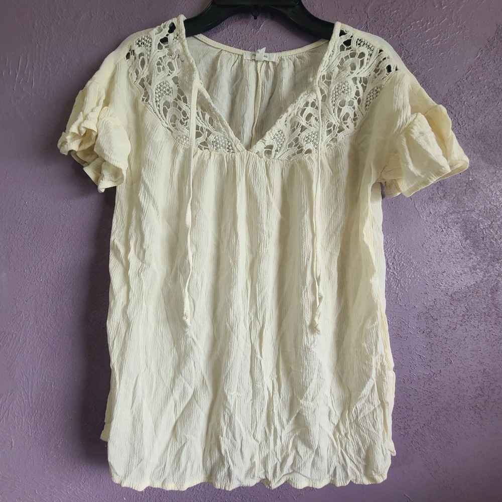 Maurices Blouse Women XS Cream Boho Crochet Lace Yoke Flutter Sleeve Rayon Gauze